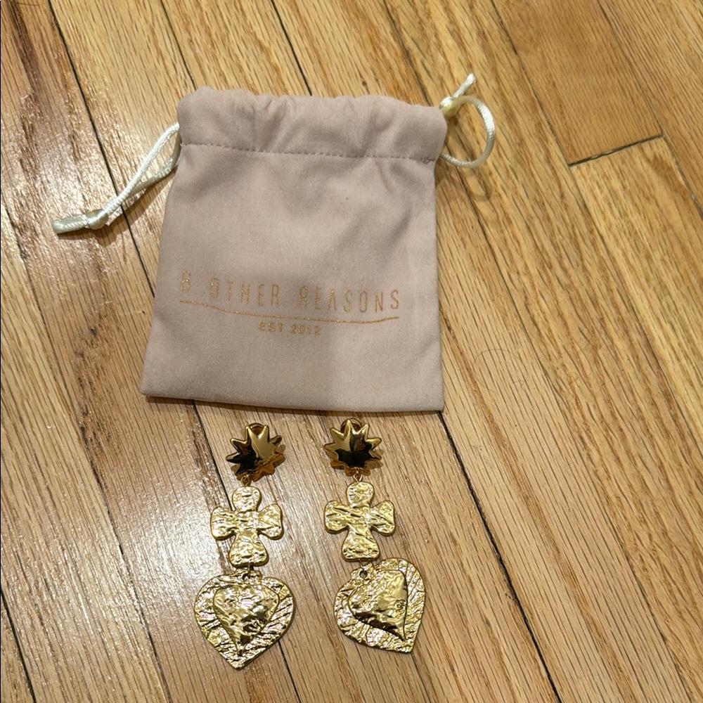 8 Other Reasons Gold Earrings